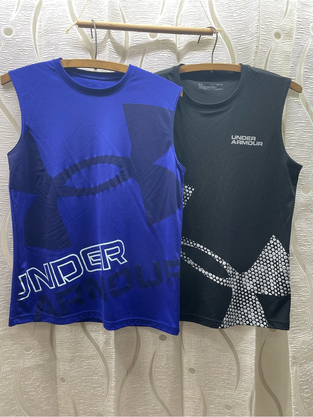Under Armour Sleeveless Shirt Kids YL YXL Blue Black Excellent‎ HeatGear 2 Pack